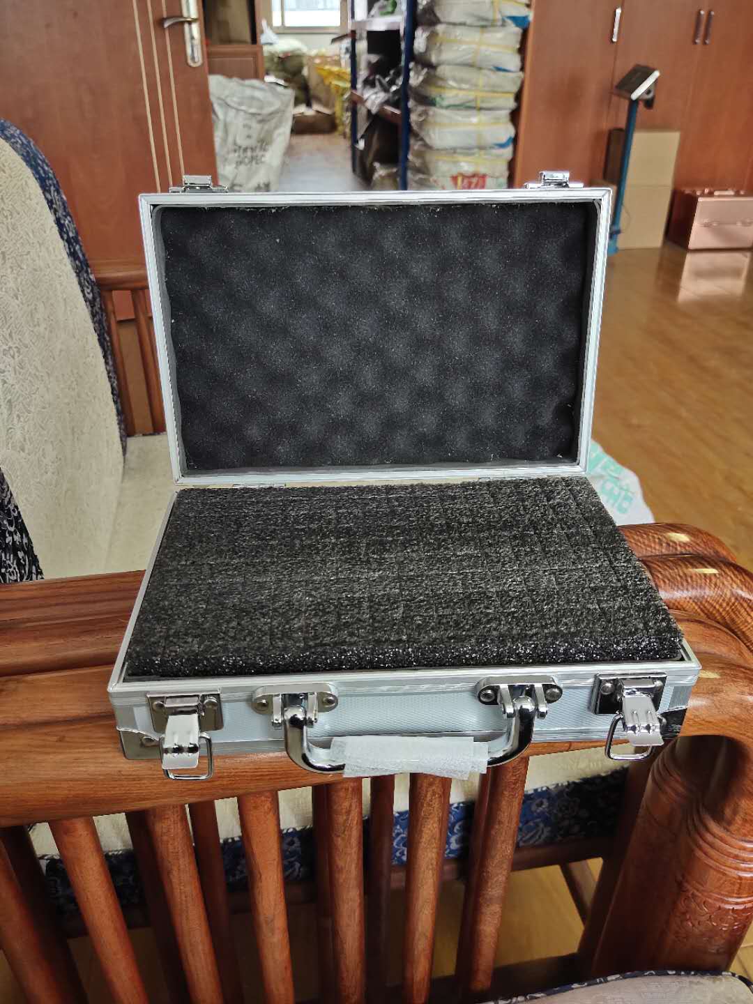 Caja de herramientas multifunción portátil para el hogar, caja de aleación de aluminio para reparación de automóviles grandes y pequeños