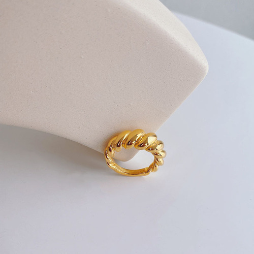 Simple titanium steel ring female croissant 18k gold niche high-end cool style ring personalized internet celebrity jewelry