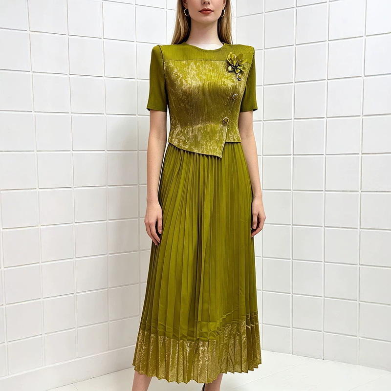 Miyake Foreign Trade Gold-Stamped Pleated Short-Sleeve Floral Button Dress, Loose Plus-Size Women's Fashion, Mature Style Pleated Long Dress