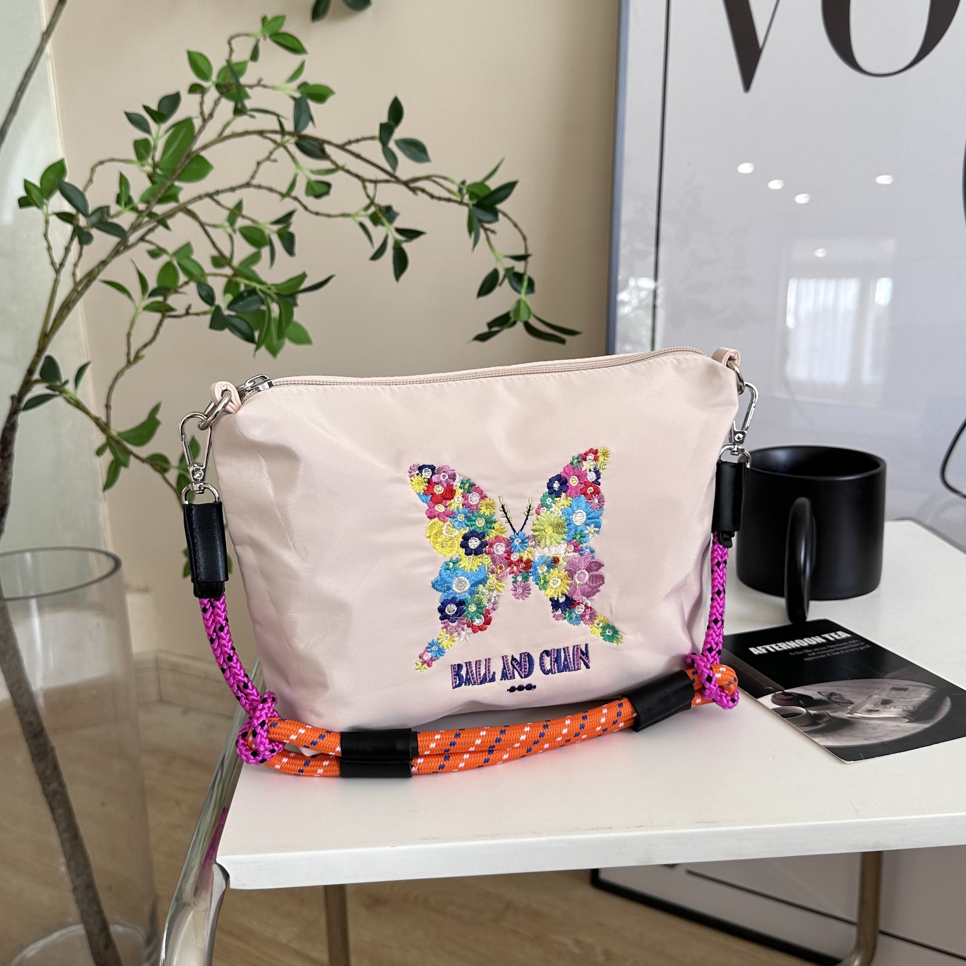 Beige one-shoulder bag