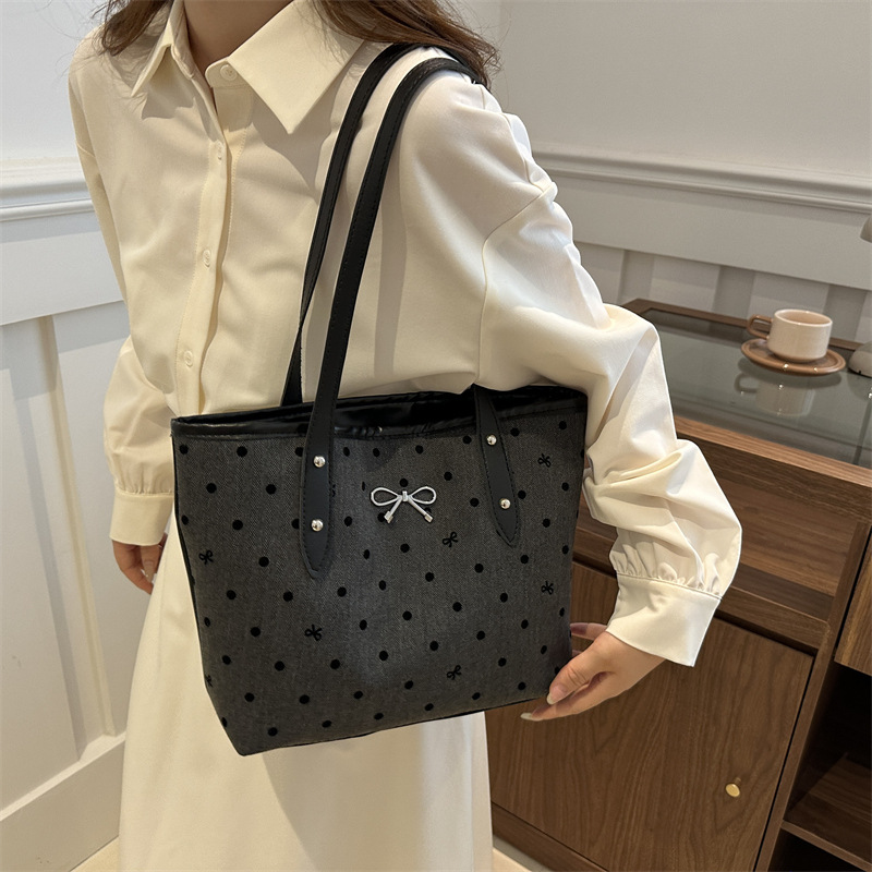 폴카 도트 인쇄 활 2024 새로운 패션 유행 대용량 캐주얼 어깨 여성용 휴대용 언더암 토트 백