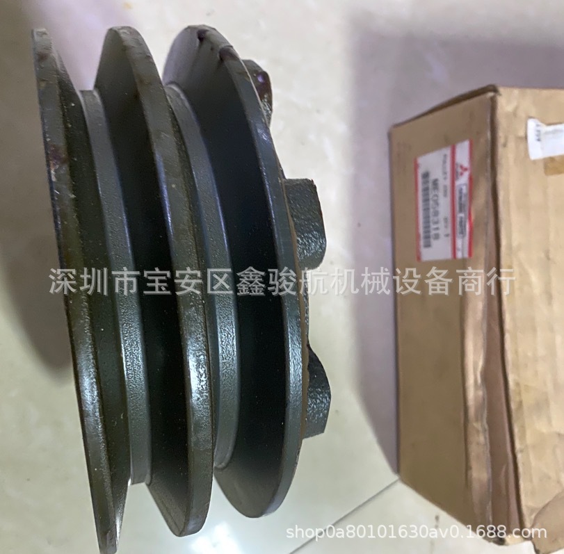 6D24皮带轮ME058318 4