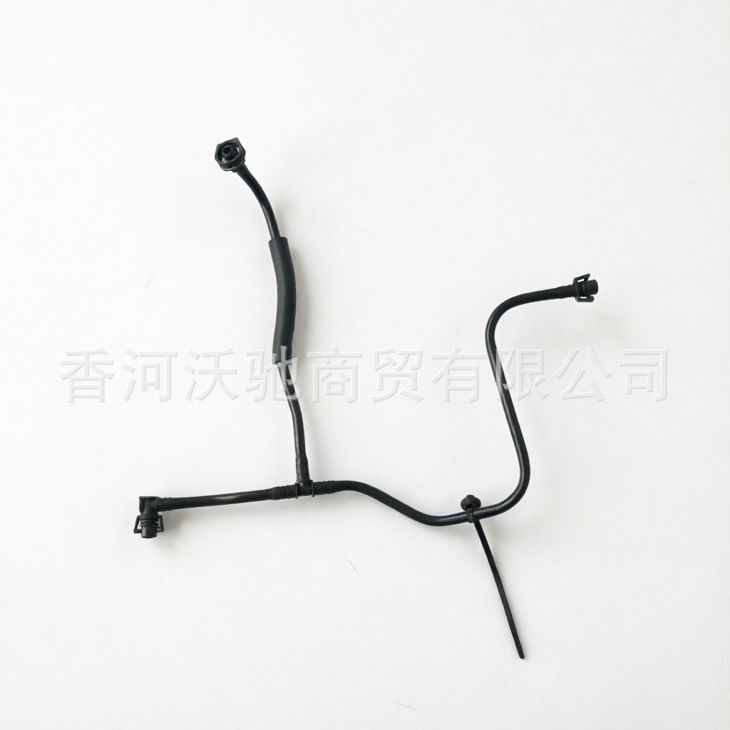 LR091813 T2H1438 is suitable for the Land Rover Range Rover Jaguar new XEXF water tank auxiliary water reservoir return pipe