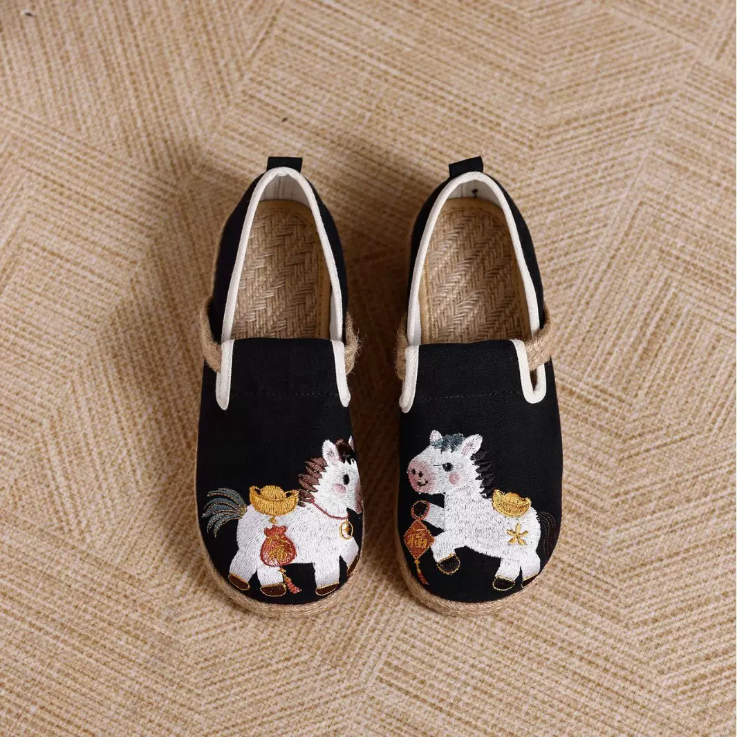 老北京布鞋女透气亚麻懒人绣花帆布鞋轻便软底复古百搭休闲渔夫鞋