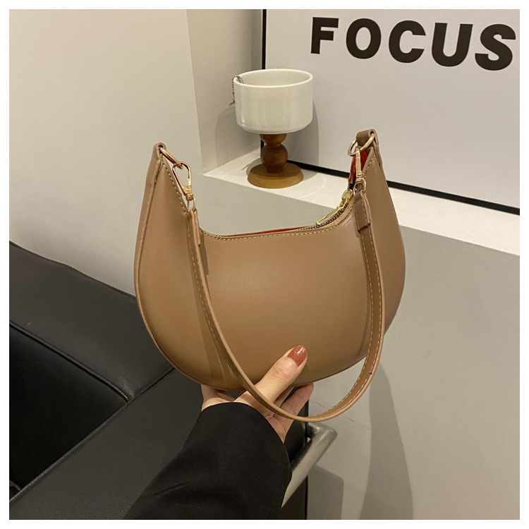 197g Weight Synthetic Leather Lining Material Sewing Thread Fashion Element Zipper Closure Type Single Shoulder Strap Strap Type Shoulder Bag Bags Type Daily Occasion Pu Leather Material Solid Color Pattern All Seasons Season Women's Gender Streetwear Style Square Shape Small Size Women's Small Pu Leather Solid Color Streetwear Sewing Thread Square Zipper Shoulder Bag 4
