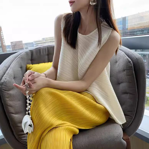 Fashionable original fabric Miyake pants, summer bright color, nine-quarter wide-leg pants, pleated pants, cool casual pants