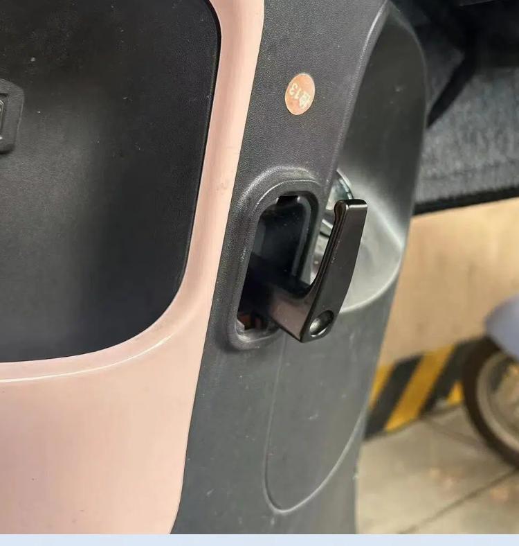 Electric Scooter Extended and Thickened Aluminum Alloy Hook, Yadea Aima Niu Front Metal Hook, Tailing Xiaodao Hook