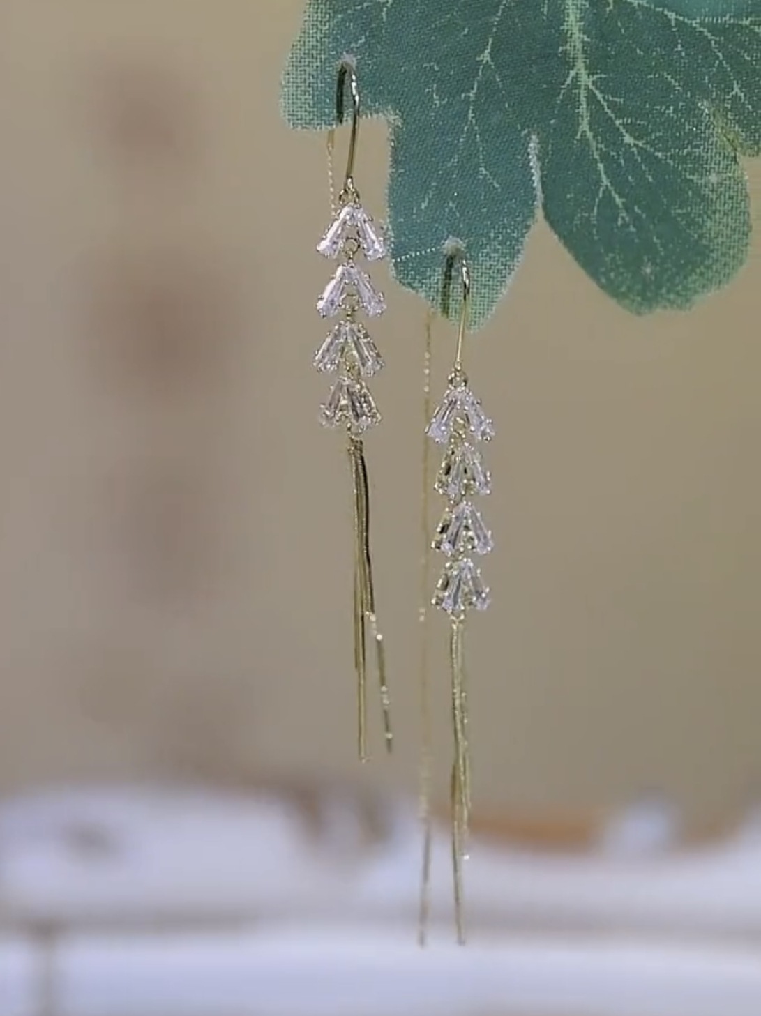 Elegante circón DE TRIGO pendientes de borla simple luz de lujo de las mujeres pendientes de hoja larga cara adelgazante moda pendientes anti-perdidos