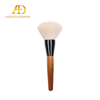 Large Loose paint Cosmetic brush Wooden handle brush blusher brush Portable Powder Brush Beauty brush