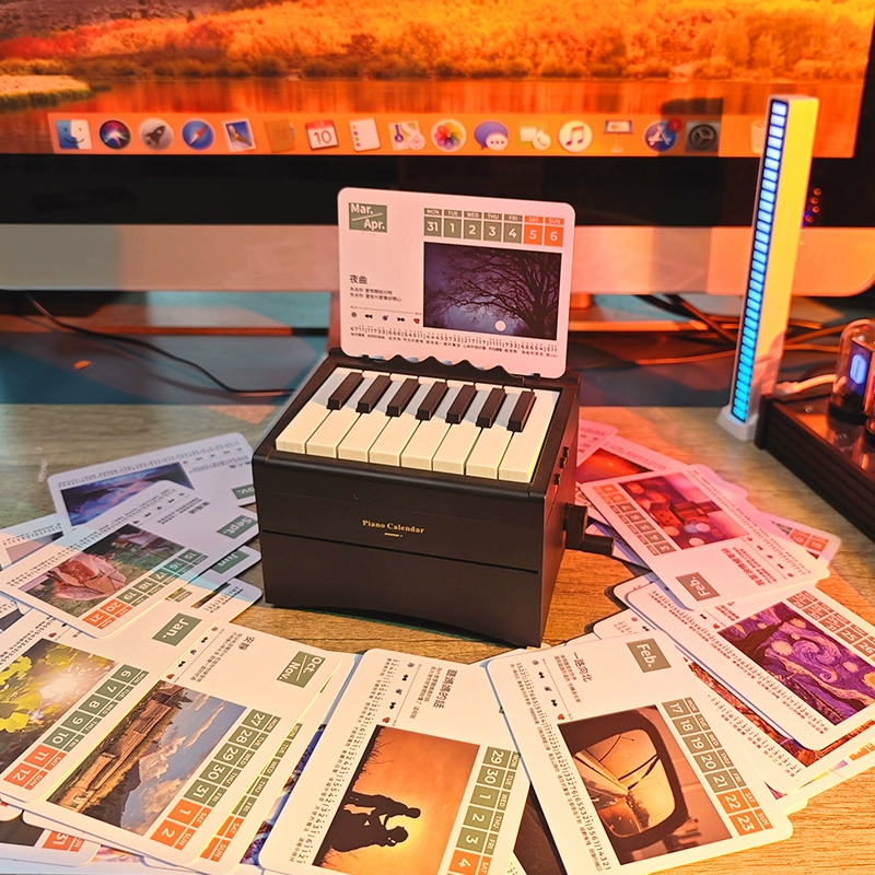 2025 может играть на пианино настольный календарь