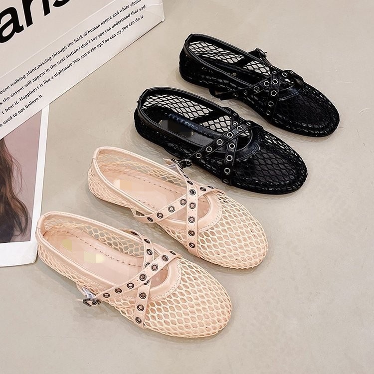Zapatos de malla superficial franceses para mujeres versátiles 2026 verano nuevo fondo plano hueco no se cansa de la falda de pies negros zapatos Mary Jane