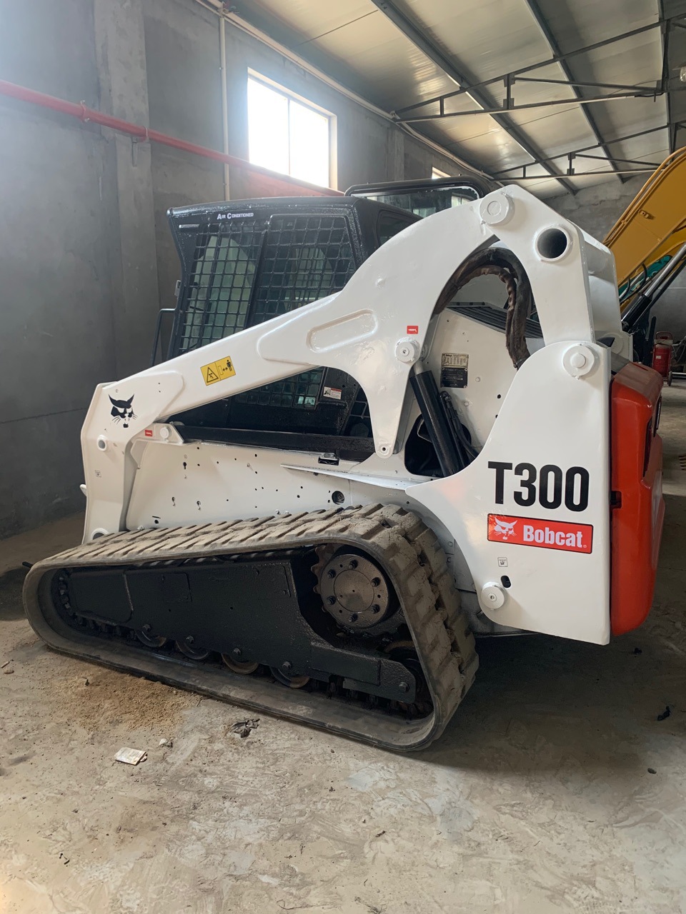 出售二手山猫滑移机，山猫T300，履带山猫，履带滑移机