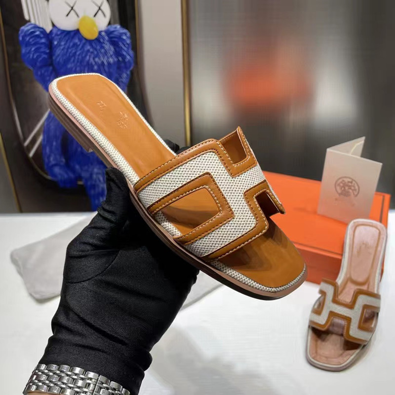 2024 Fashion Women's Flat Bottom Slippers for Casual Outwear Fashion One Line Slippers Beach Shoes_voghion.com