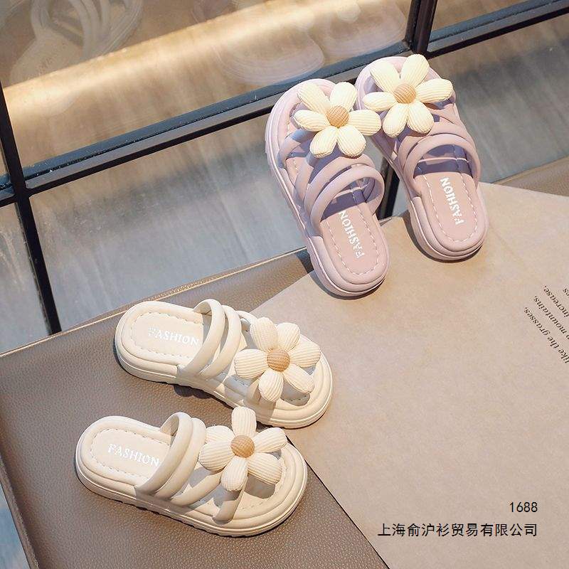 Zapatillas infantiles de moda de verano indoor casual zapatos de niñas lindos flores antideslizantes zapatillas infantiles suaves image 4