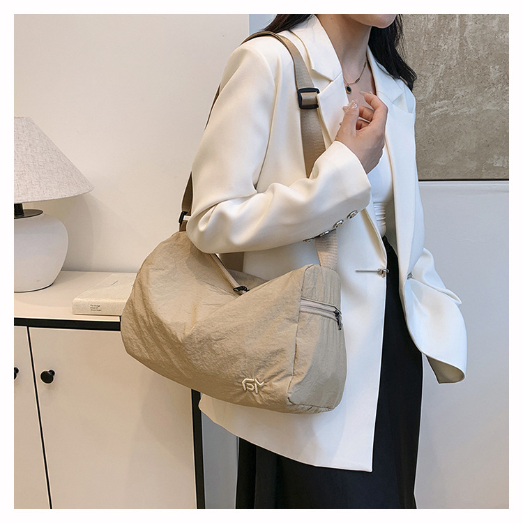 Crossbody tote bag, Korean style Instagram niche design women's bag, nylon fabric canvas bag, fashionable, casual and artistic single-shoulder bag undefined