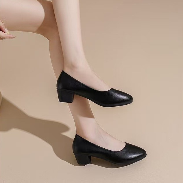 2025 otoño zapatos negros de tacones altos de primavera de cuero suave zapatos de trabajo de viaje de tacones gruesos zapatos de cuero de punta zapatos de mujer