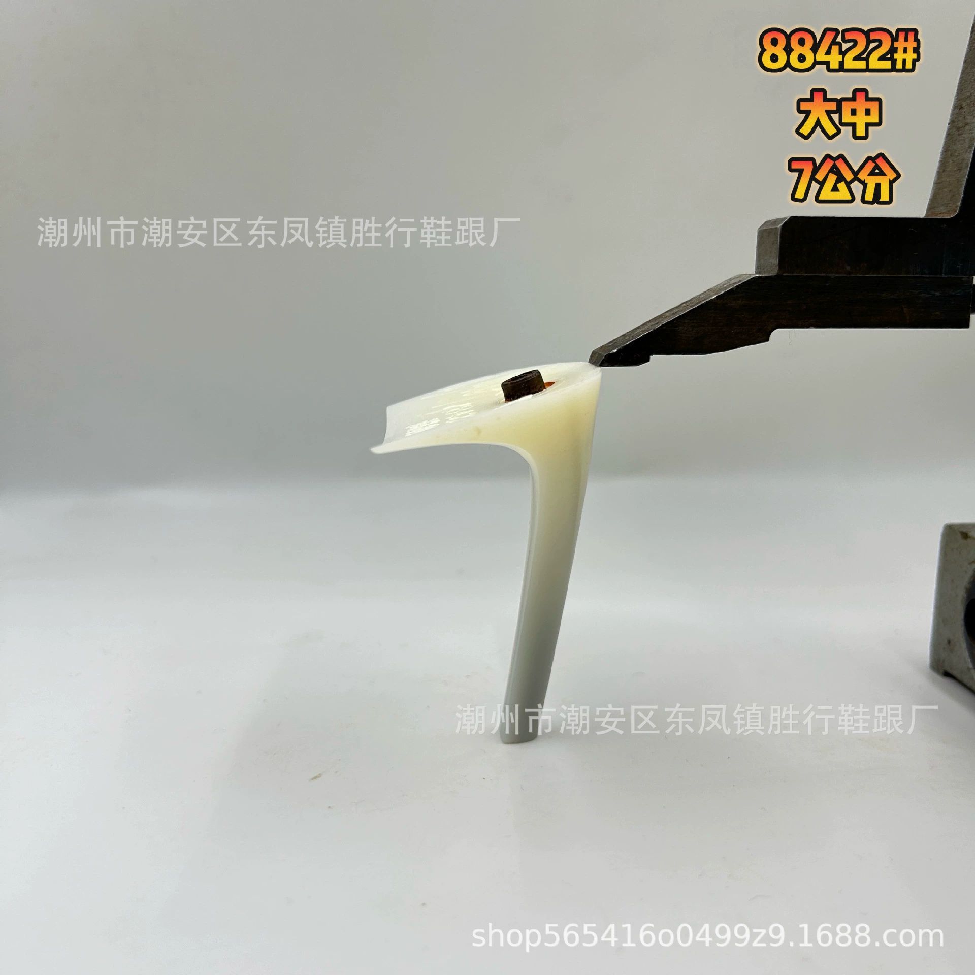 Профессиональная железная пряжка и высококачественные женские туфли на шпильке с красной подошвой.