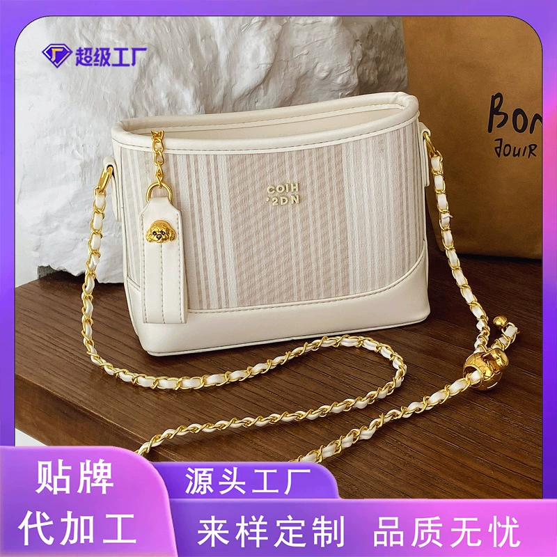 Сумка-цепочка в твидовом стиле, простая повседневная сумка, женская модная новинка лета 2025, маленькая квадратная сумка через плечо