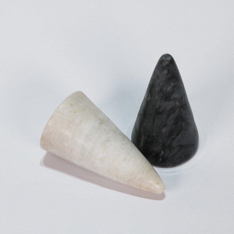 ����ֱ������ʯ��ָչʾ����׶�������鱦��ָ���м���Ʒ���յ���