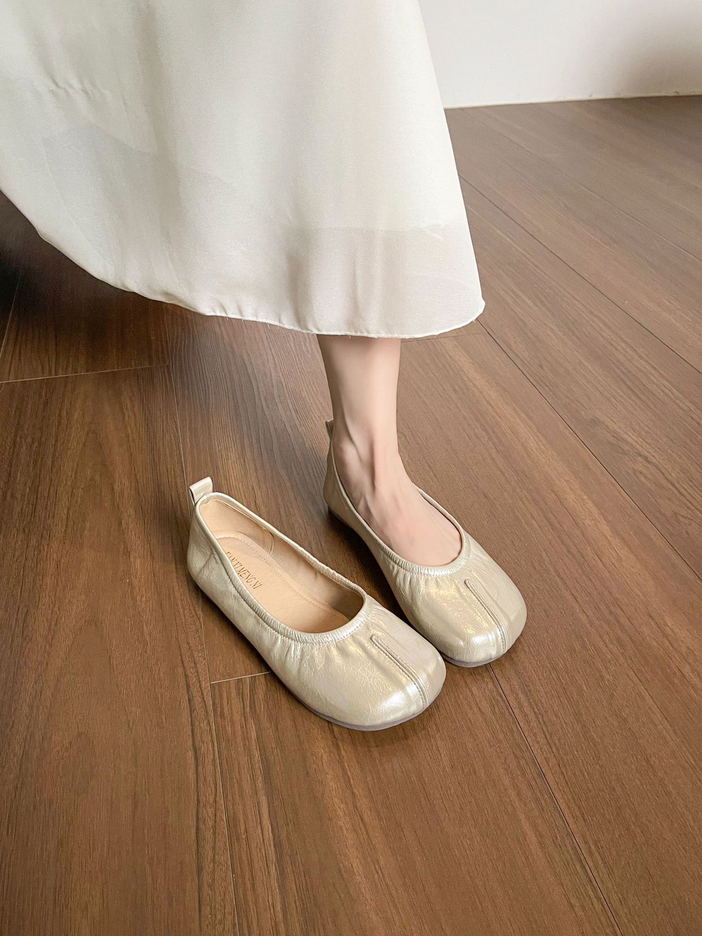 Champagne color