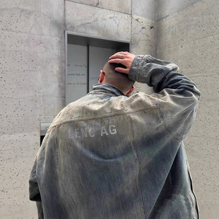 ���ҬF؛���_�汾B���¿� �󱳠C�ţ�ЊA�����׌��ɰ�����Ůͬ��