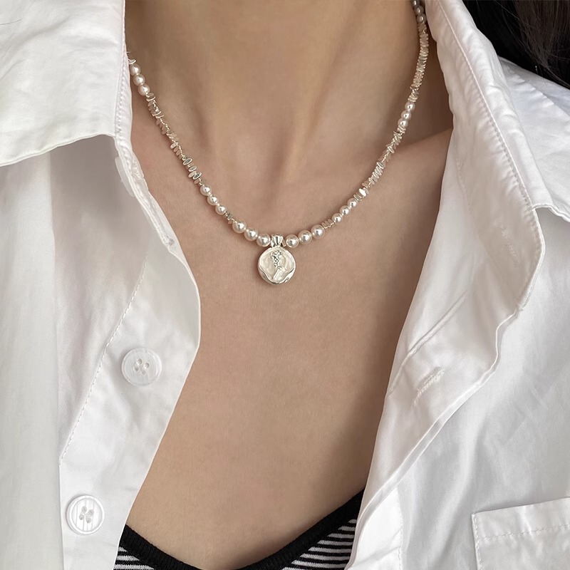 Broken Silver Imitation Pearl Necklace Women's 2024 New Style sweater chain High-end Light Luxury Niche Elegant Autumn and Winter Accessories