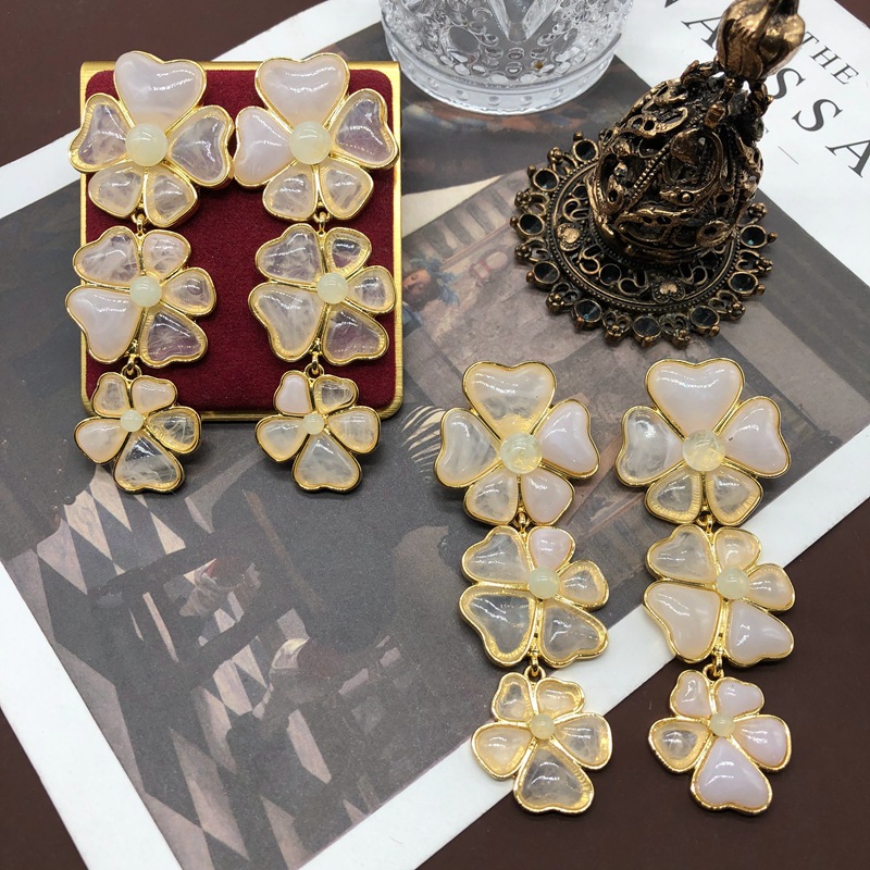 1 Pair Quantity 1 Pair Exaggerated Flower Alloy Plating Resin Women's Drop Earrings