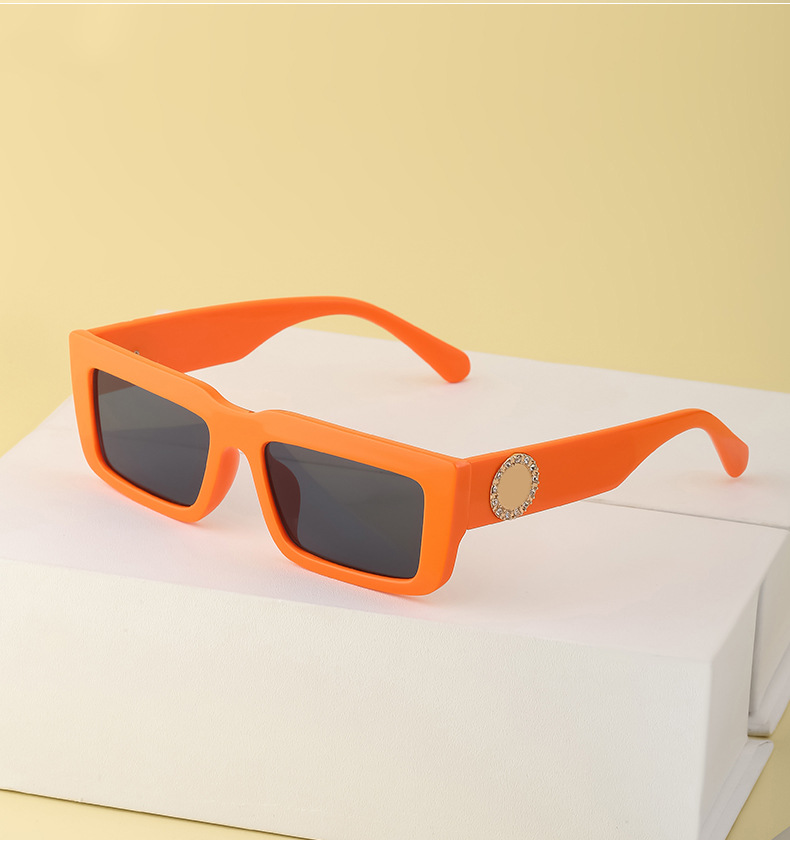 Pequeña Caja Cuadrada Gafas De Sol Tide  Nueva Protección Uv Moda Internet Celebridad Mismo Tipo De Comercio Exterior Gafas De Sol Mujer display picture 13