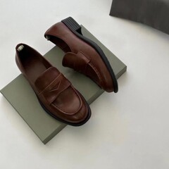 英倫風は古いレトロな色の楽福靴を作ります。