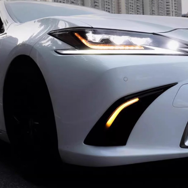 Aplicable a la luz de niebla delantera de Lexus ES modificada es200 flujo de luz de día es260 parrilla lateral luz de niebla ES300h