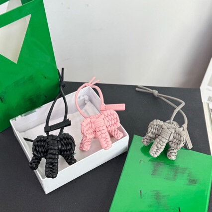 Bv New Pink Elephant Bag Pendant Handmade Woven Leather Keychain High-End Exquisite Niche Accessory Bv New Pink Elephant Bag Pendant Handmade Woven Leather Keychain High-End Exquisite Niche Accessory