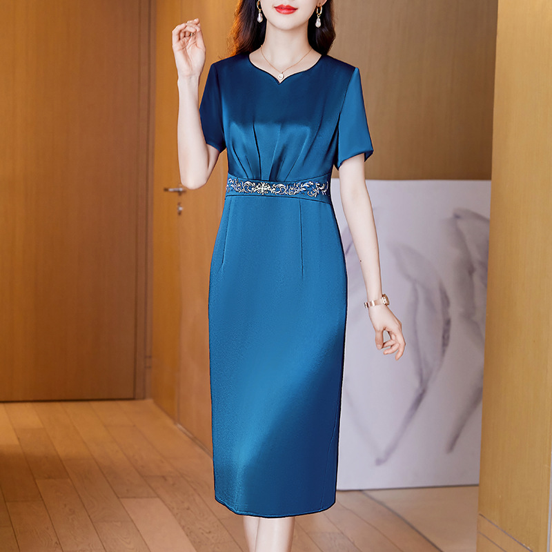 2026 Fashionable Improved Cheongsam Dress New Style for Attending Weddings, Mother of the Bride Outfit, Young Mother-In-Law Dress for Women 2026 Fashionable Improved Cheongsam Dress New Style for Attending Weddings, Mother of the Bride Outfit, Young Mother-In-Law Dress for Women