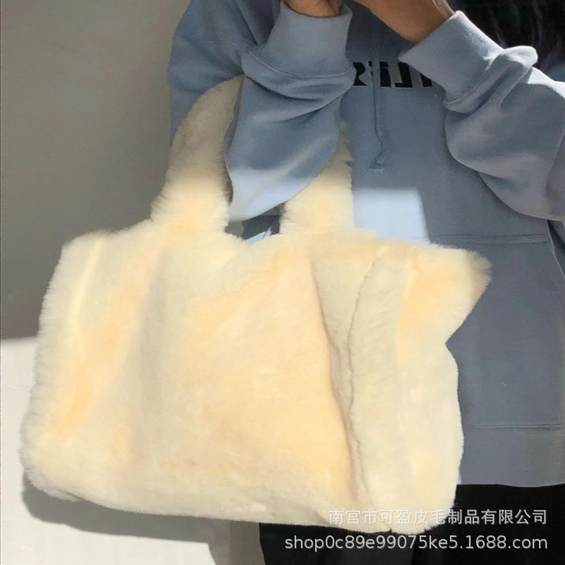 Eco-friendly Furry Portable Tote Bag Women's 2024 Autumn and Winter New Fashion Trendy Large Capacity Shoulder Bag Plush Eco-friendly Furry Portable Tote Bag Women's 2024 Autumn and Winter New Fashion Trendy Large Capacity Shoulder Bag Plush