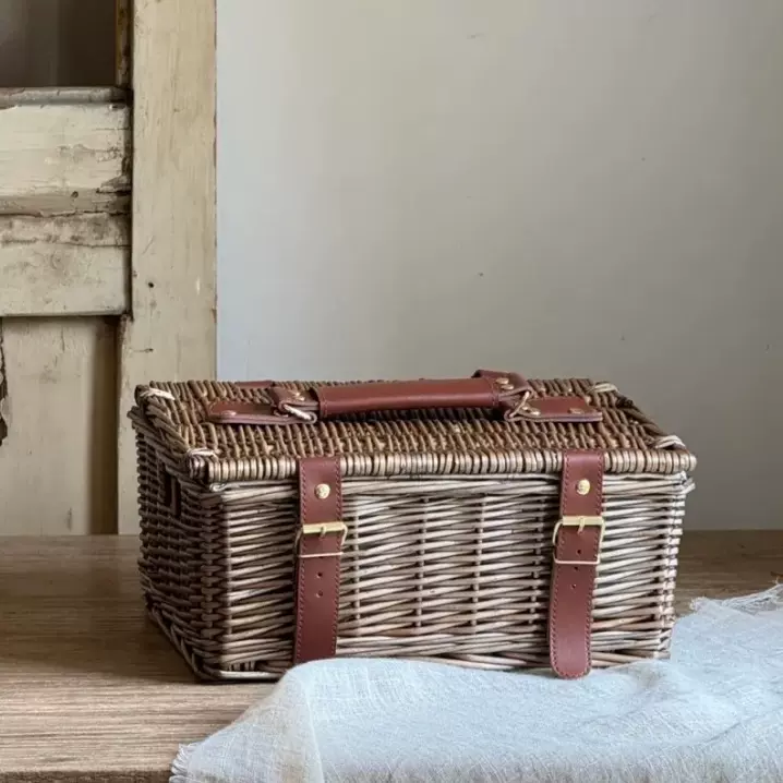 供应手工编织野餐篮伴手礼篮化妆品收纳盒拍照道具带盖零食礼品篮