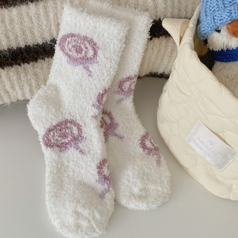 Calcetines Medios de Terciopelo de Coral para Mujer con Absorción de Sudor para Otoño e Invierno