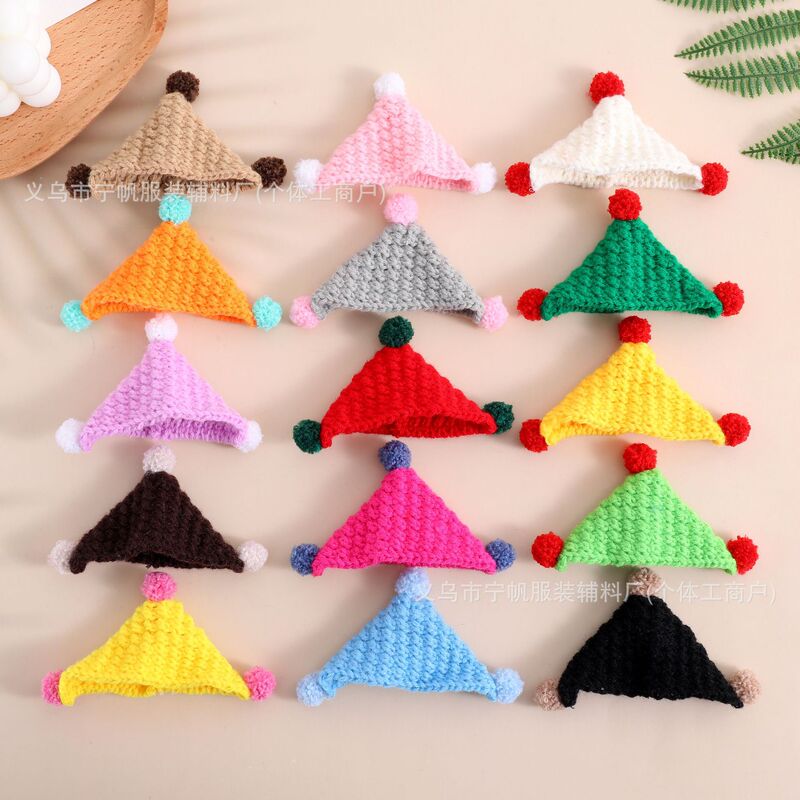 Bean pod doll mini knitted triangle hat with pom-pom, small hat, pet doll, DIY decoration accessories, wholesale from manufacturer