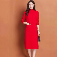 秋冬季日系新款中长款圆领毛衣打底衫宽松加厚过膝针织显瘦连衣裙