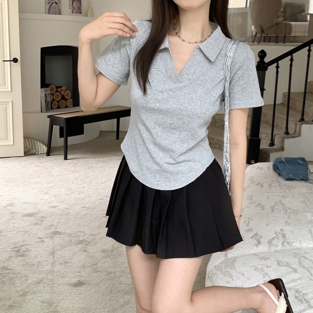 밝은 회색