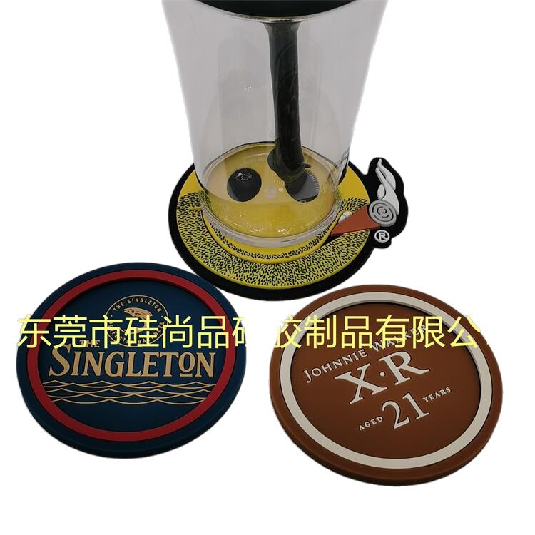 Fábrica de procesamiento personalizado de moda caricatura silicona taza de vinos extranjeros suave pegamento de goma goteo taza de té estereoscópica