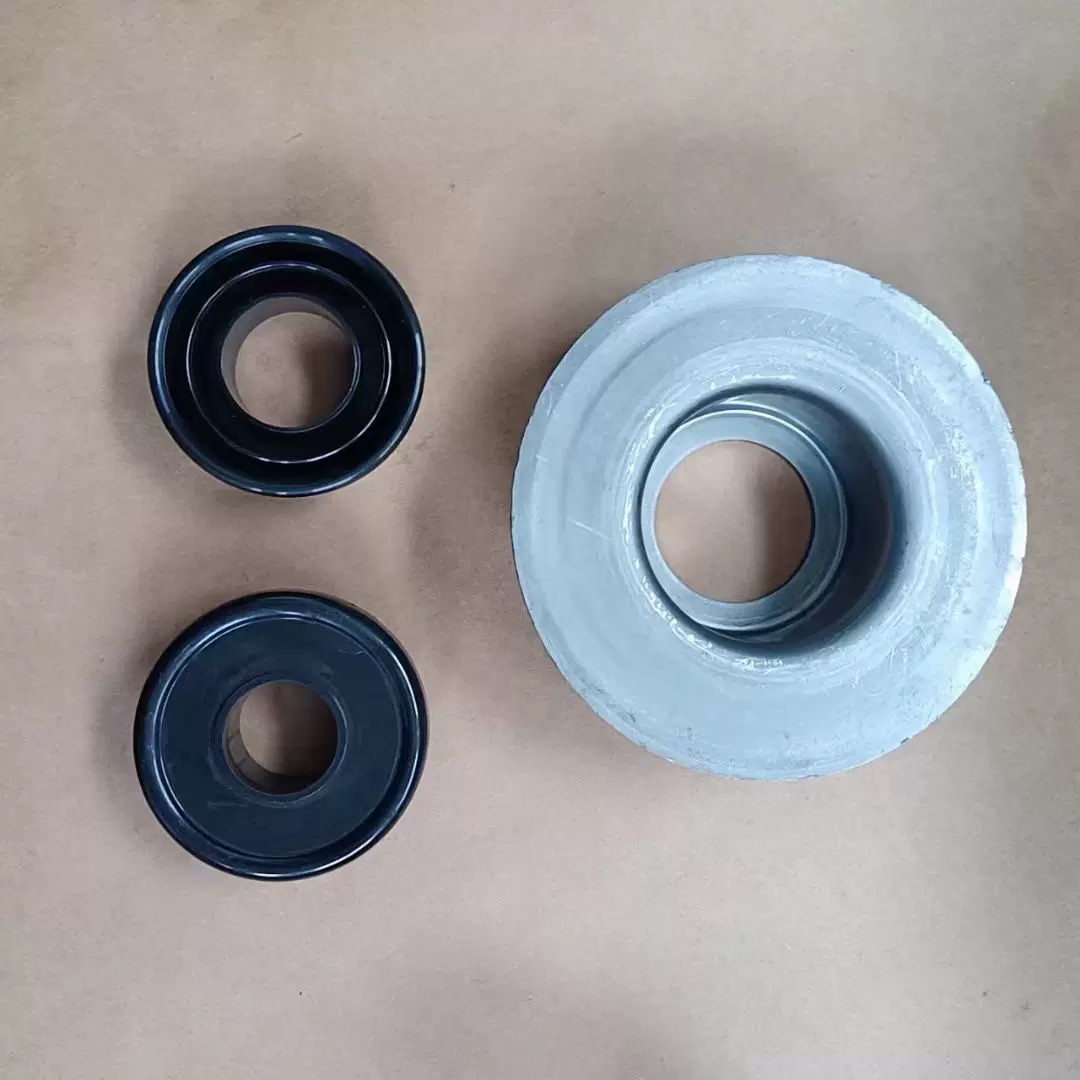 托辊配件轴承座皮带机用托辊冲压厂家出口品出口型输送机