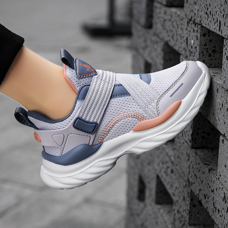 Zapatos infantiles nuevos zapatos de cuero para niñas zapatos infantiles ligeros transpirables zapatos de red para niños zapatos de correr casuales para niños