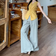 リゾートスタイルスーツフレンチスタイルツイストベストトップ女性の夏のレトロストライプワイドレッグパンツツーピースセット