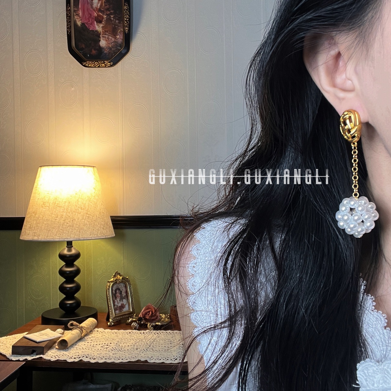 Retro elegant golden woven earrings pearl