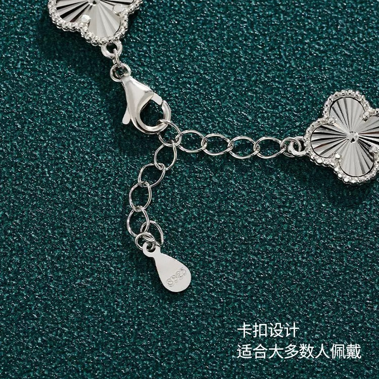 韓国風フォーリーフクローバーブレスレット、女性用、花の工芸品、ニッチデザイン、軽い高級ブレスレット、ガールフレンドへのバレンタインデーギフト|undefined