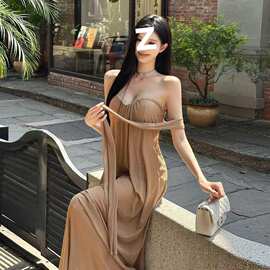 度假风飘带无袖抹胸连衣裙女夏季气质宽松大摆裙子设计感休闲长裙