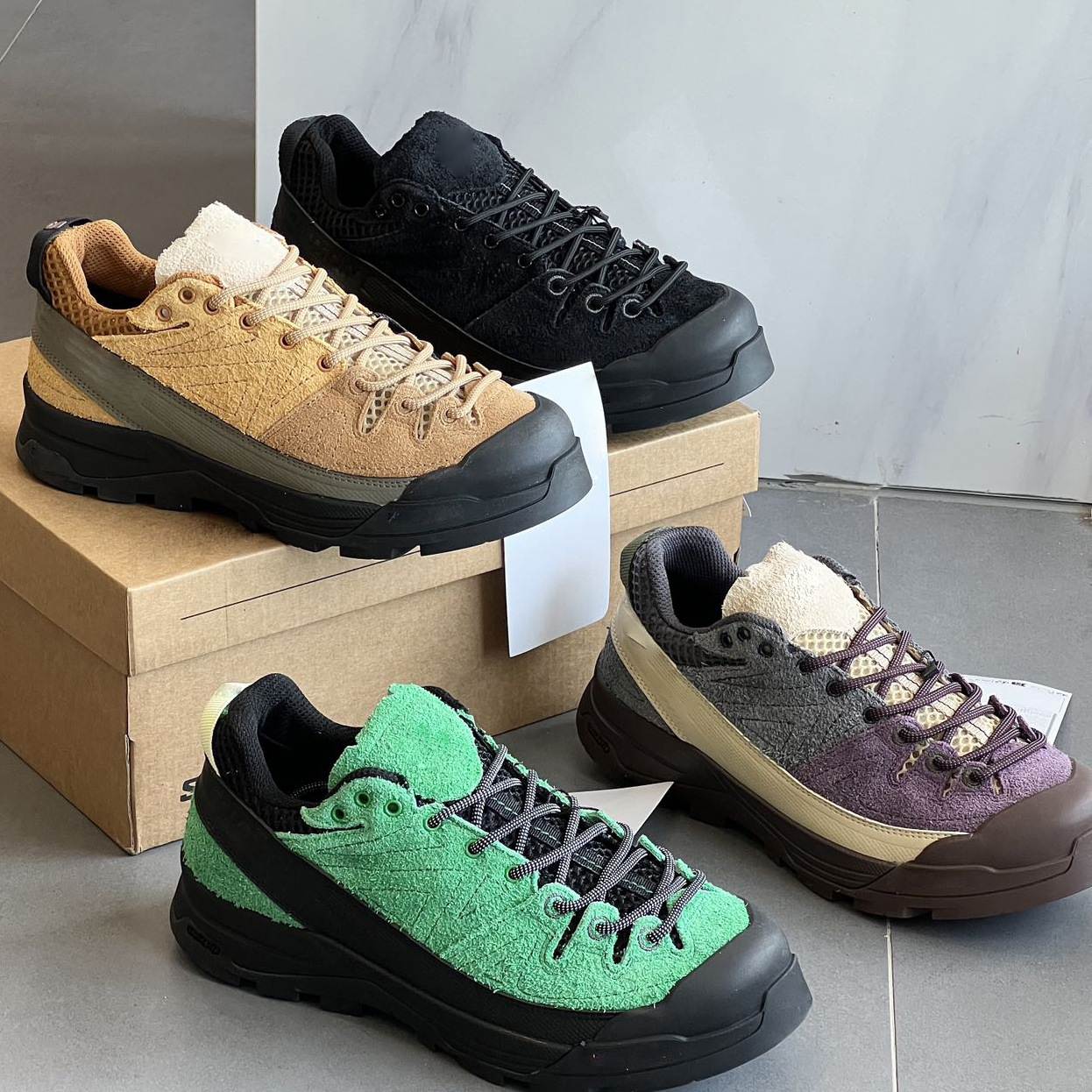 2025 Autumn and Winter Retro Color Matching Outdoor Hiking and Mountaineering Shoes for Women Thick-Soled Low-Cut Suede Sports Shoes Mesh Breathable