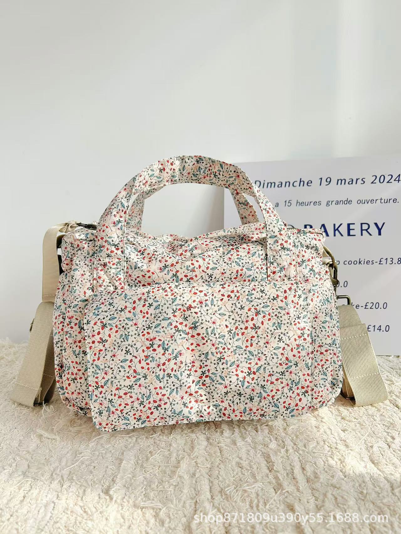 따뜻한 꽃무늬 작은 엄마 가방