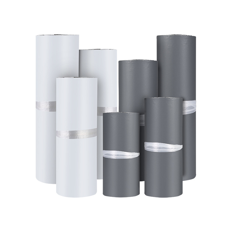 Bolsa de embalaje para mensajería, bolsa de embalaje para logística de ropa, sobre blanco impermeable y grueso con impresión para envíos.