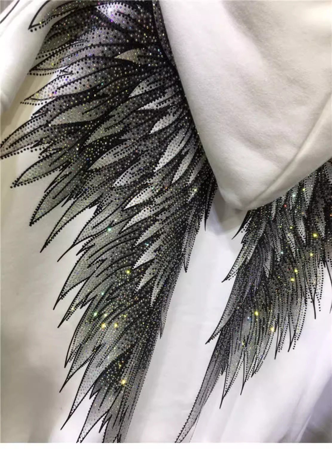 Women's Clothing Extra large size heavy industry diamond light luxury front and rear wings hooded long sleeved velvet jacket sweatshirt_voghion.com