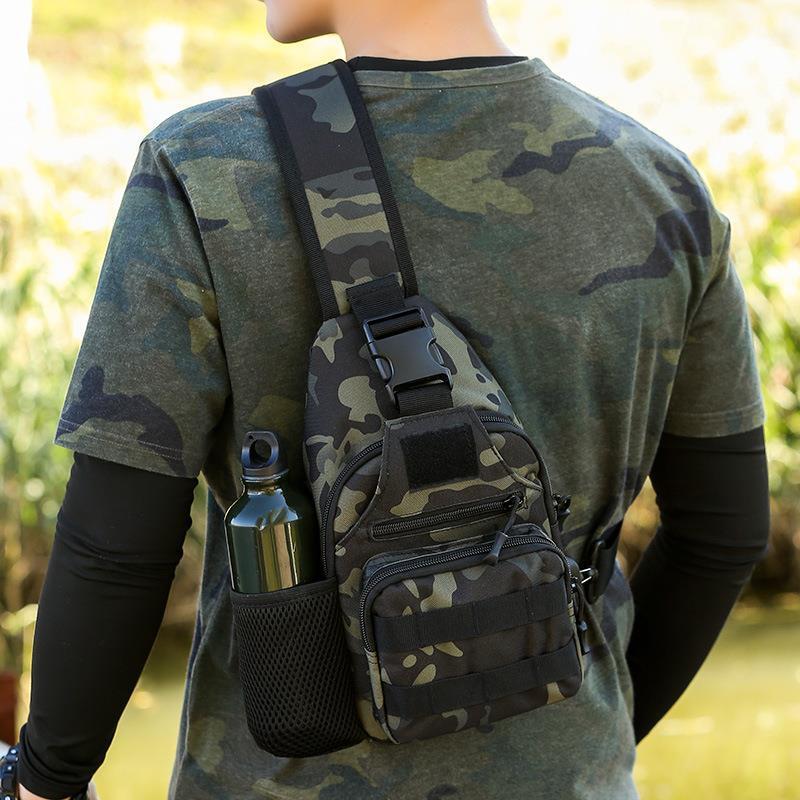 Bolso de pecho de los hombres crossbody bolsa de camuflaje multifuncional mochila táctica al aire libre crossbody bolsa de lona ocio deportes bolsa Luya